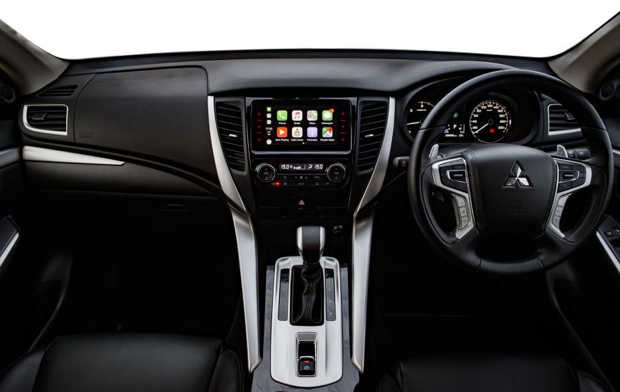 Торпедо Mitsubishi Pajero Sport Shogun 2018 года  (ZA) (фото 13 из 27)